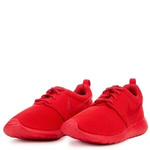 Nike Triple Red Roshe
